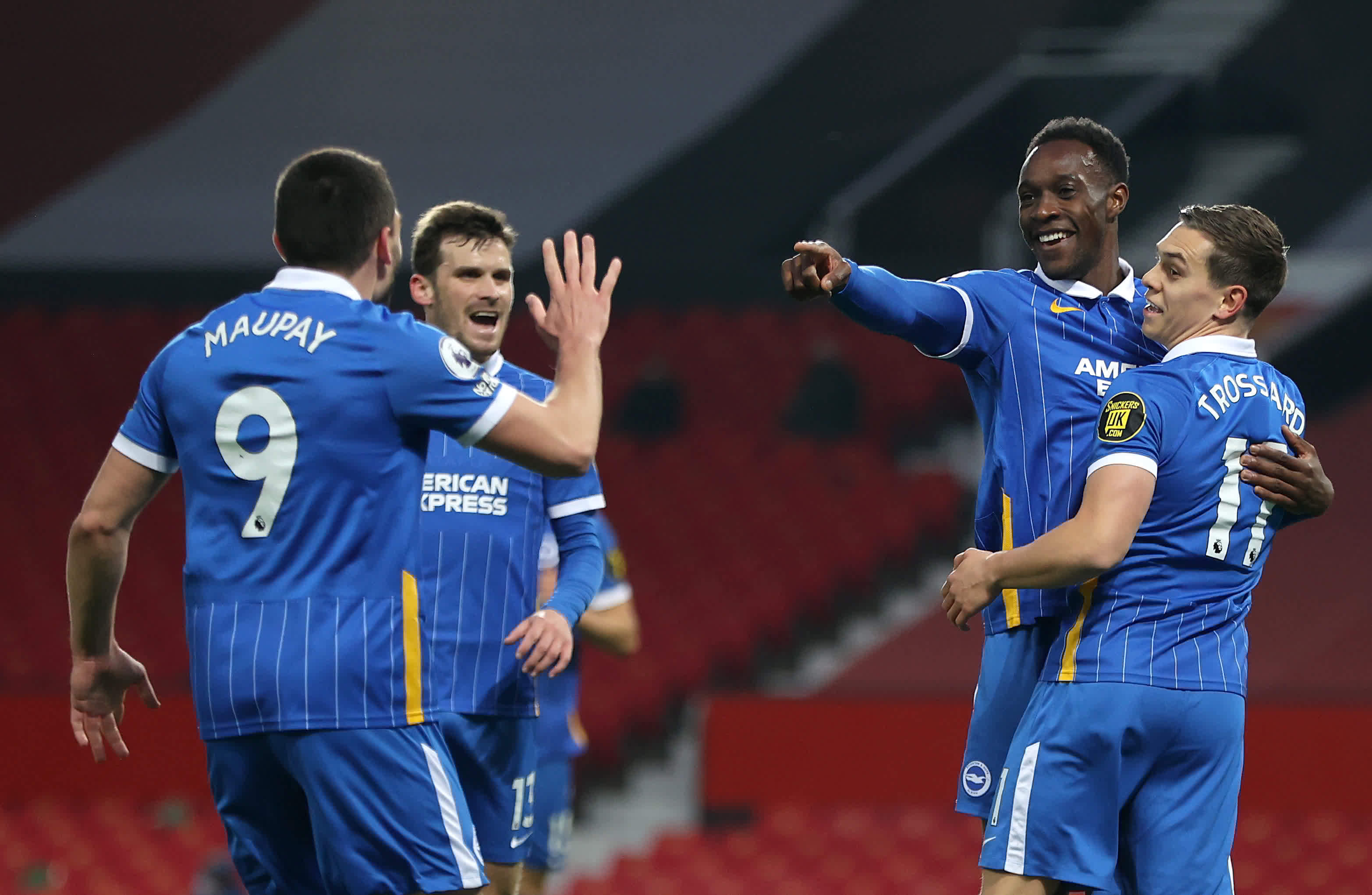 球员试图扳 球员试图扳